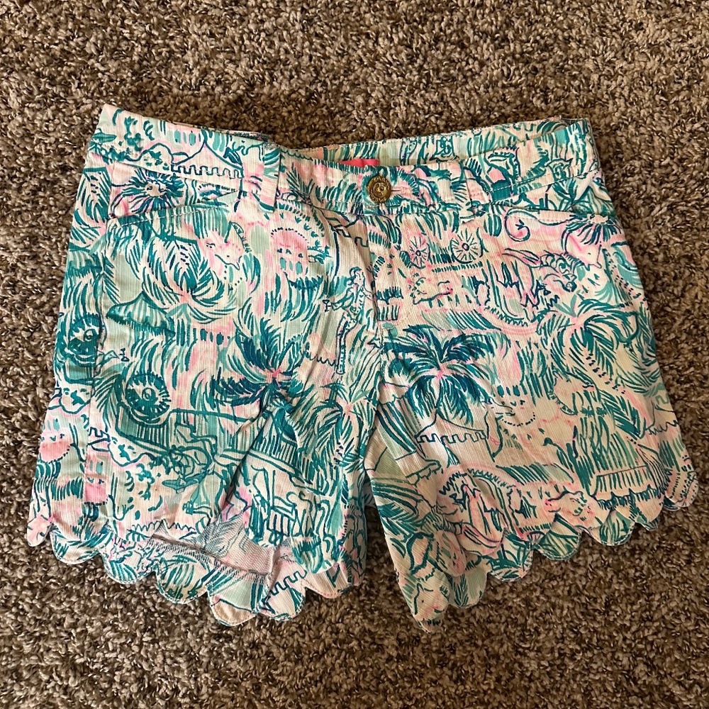 Lilly Pulitzer scalloped edge short